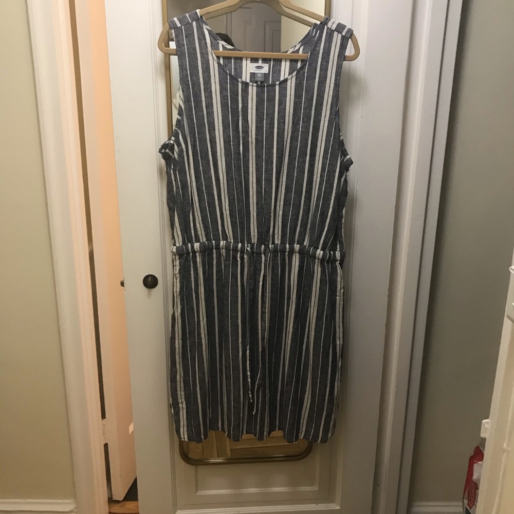 Stripped linen tie-waist sleeveless dress